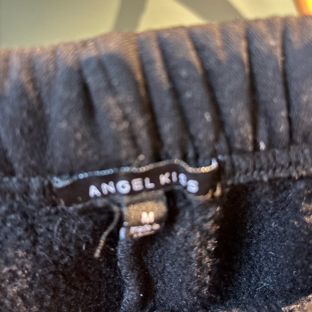 Angel Kiss Wombs Black‎ Daisy Print Sweatpants - Picture 3 of 4